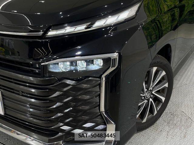 Toyota VOXY 2022-03 8528102-11