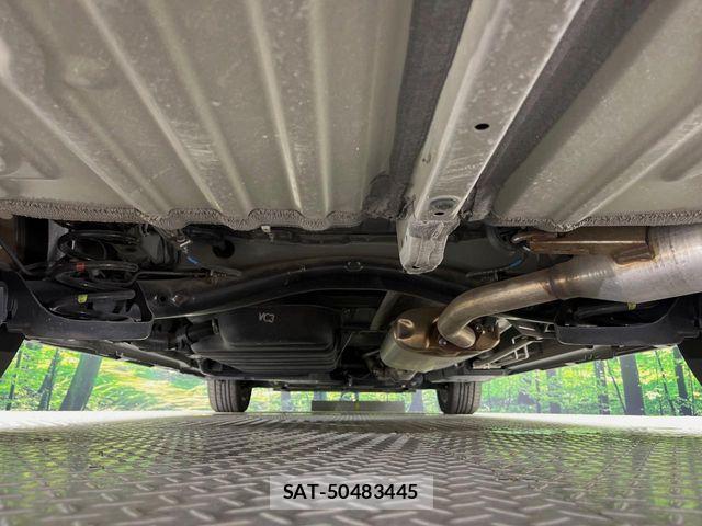 Toyota VOXY 2022-03 8528102-18