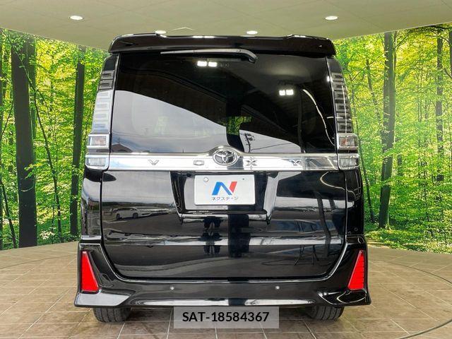 Toyota VOXY 2020-08 8528118-15