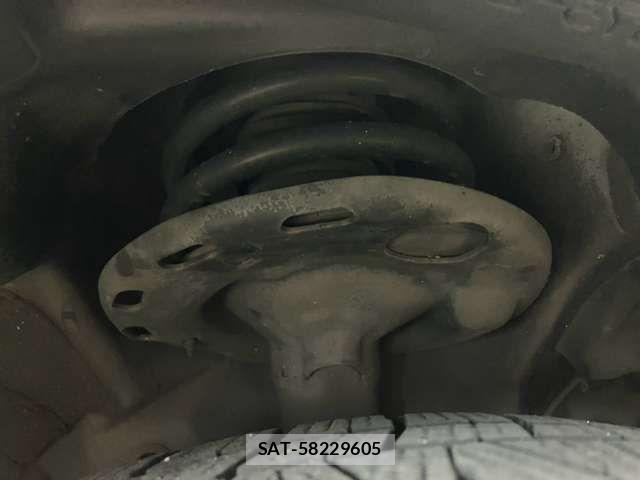 Toyota VOXY 2014-05 8528143-10
