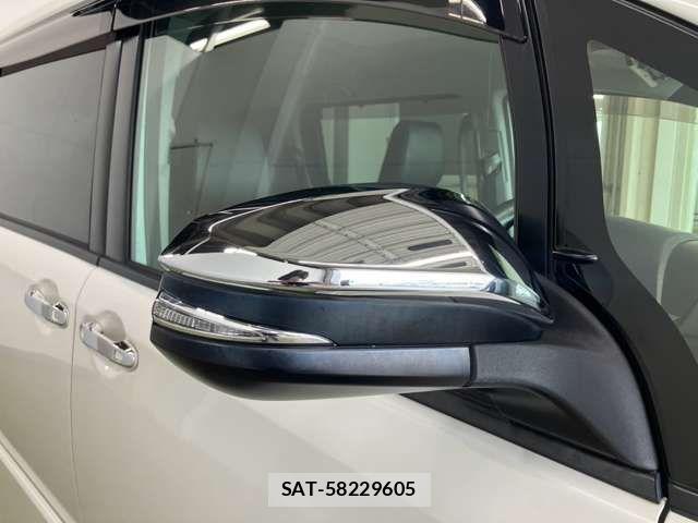 Toyota VOXY 2014-05 8528143-11