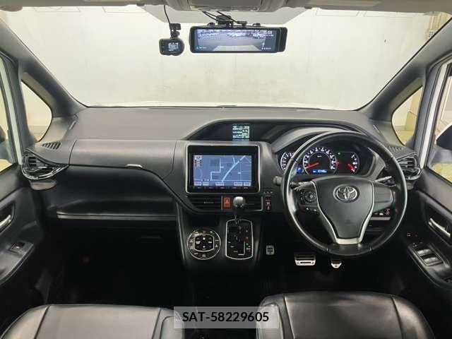 Toyota VOXY 2014-05 8528143-14