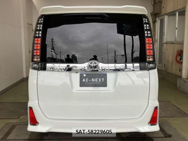 Toyota VOXY 2014-05 8528143-18