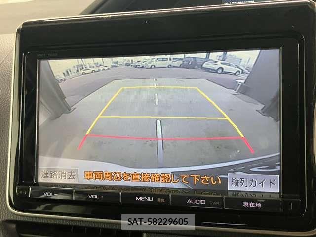 Toyota VOXY 2014-05 8528143-1