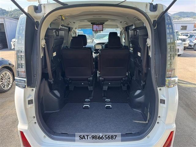 Toyota VOXY 2015-12 8528142-9