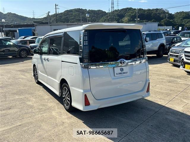 Toyota VOXY 2015-12 8528142-14