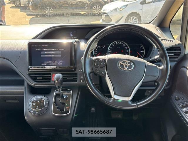Toyota VOXY 2015-12 8528142-25