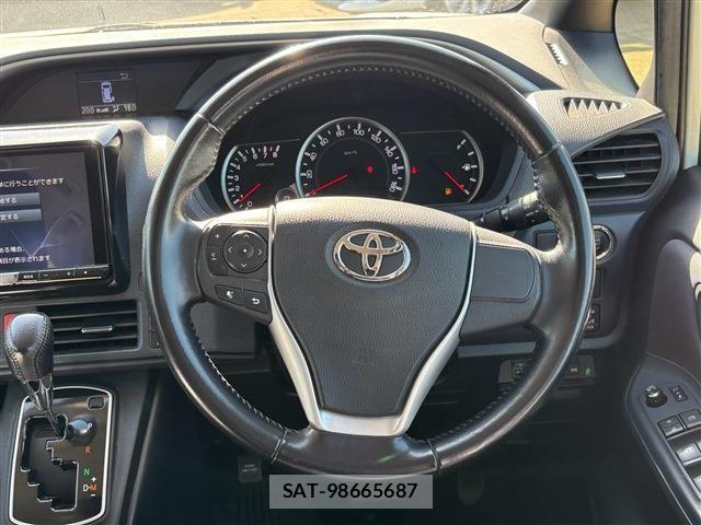 Toyota VOXY 2015-12 8528142-28