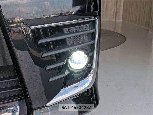 Toyota VOXY 2015-10 8528145-14
