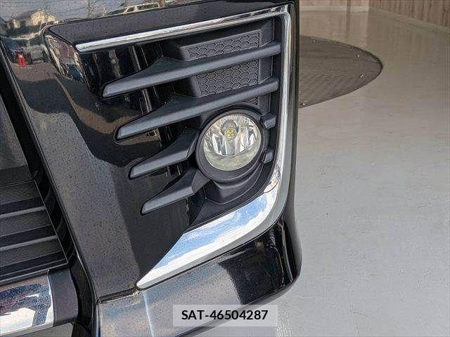 Toyota VOXY 2015-10 8528145-24