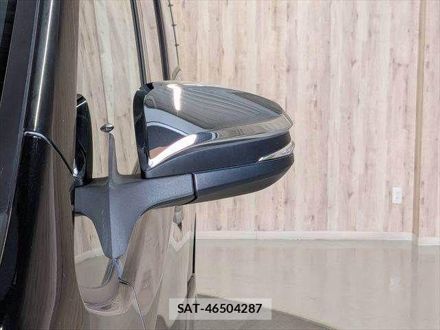 Toyota VOXY 2015-10 8528145-27
