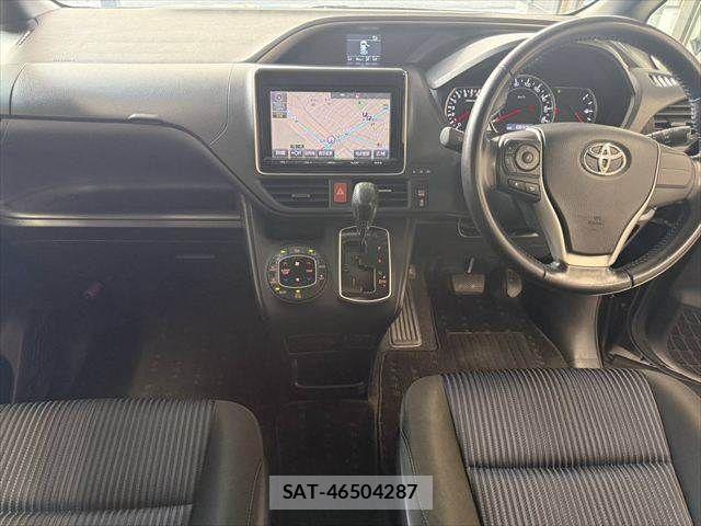 Toyota VOXY 2015-10 8528145-2