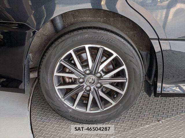 Toyota VOXY 2015-10 8528145-29