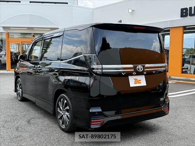 Toyota VOXY 2024-11 8528093-12