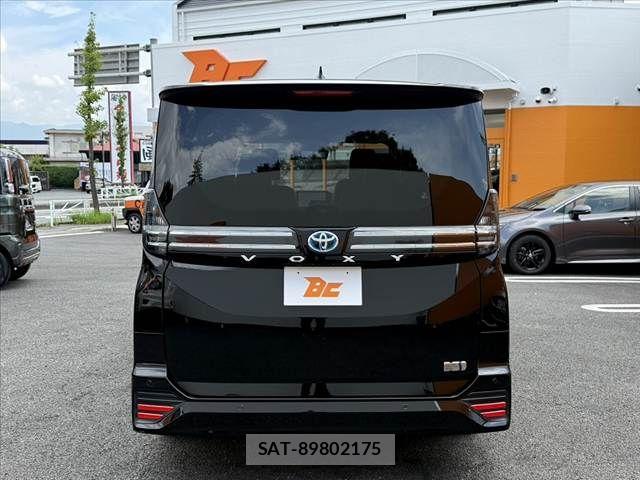 Toyota VOXY 2024-11 8528093-13
