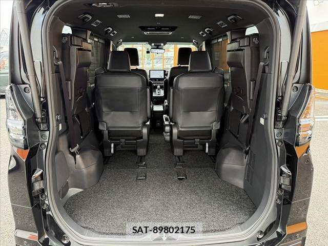 Toyota VOXY 2024-11 8528093-18