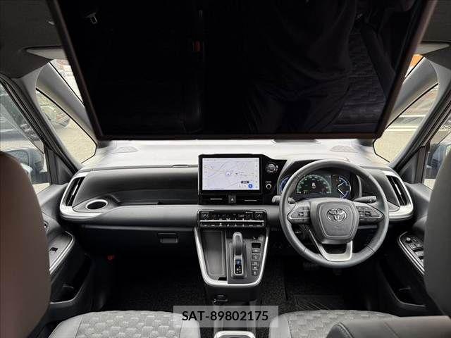 Toyota VOXY 2024-11 8528093-1