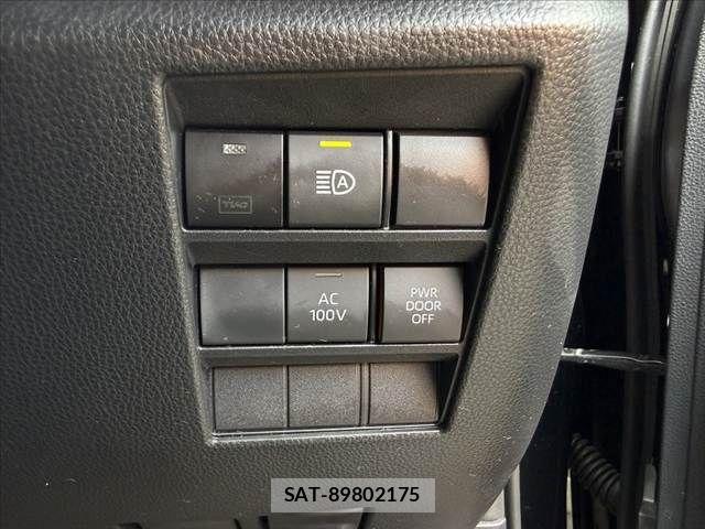 Toyota VOXY 2024-11 8528093-24