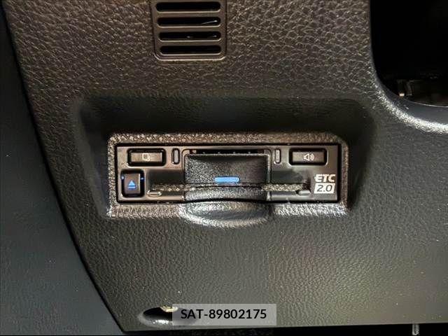 Toyota VOXY 2024-11 8528093-27