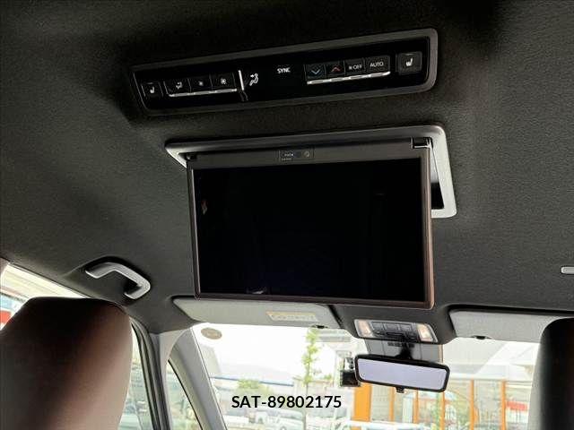 Toyota VOXY 2024-11 8528093-29