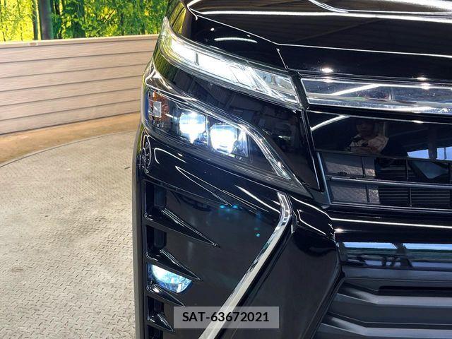 Toyota VOXY 2018-12 8528126-12