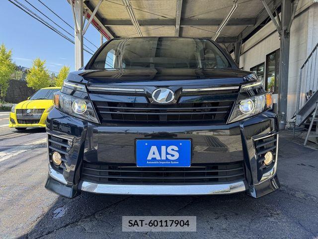 Toyota VOXY 2015-06 8564042-9
