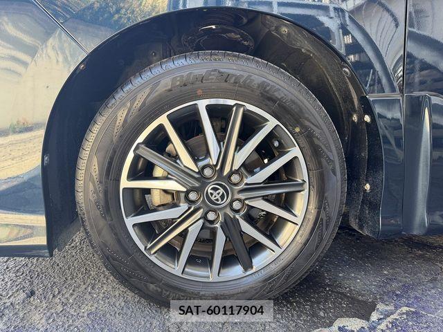 Toyota VOXY 2015-06 8564042-16
