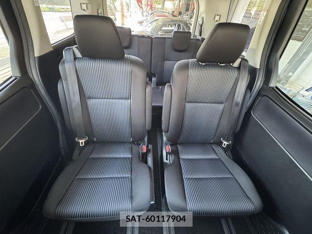 Toyota VOXY 2015-06 8564042-25