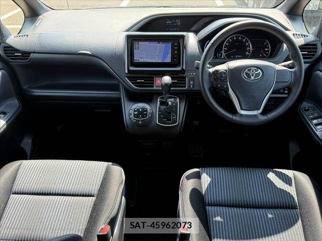 Toyota VOXY 2015-10 8564047-1