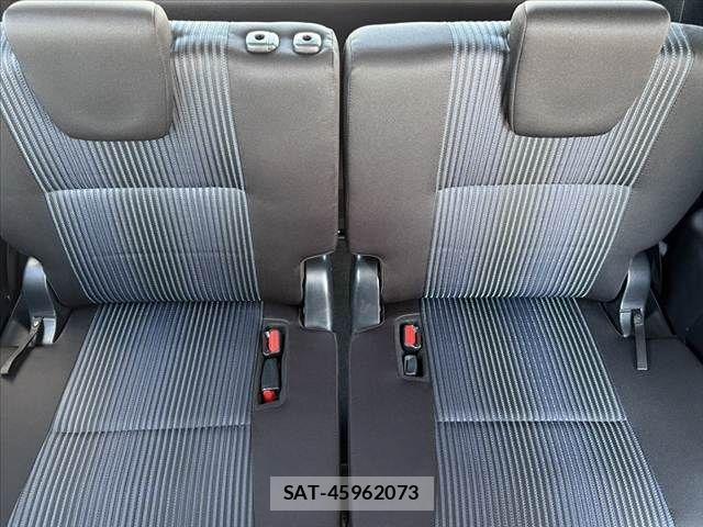 Toyota VOXY 2015-10 8564047-19