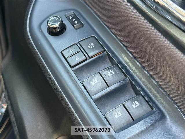 Toyota VOXY 2015-10 8564047-26