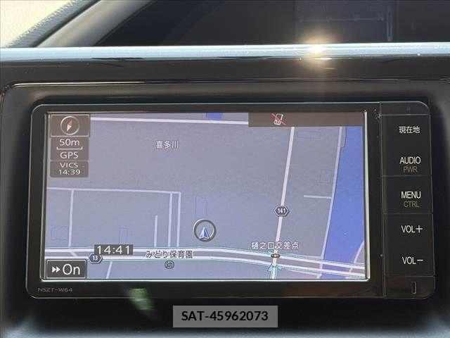 Toyota VOXY 2015-10 8564047-2