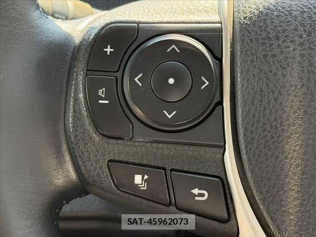 Toyota VOXY 2015-10 8564047-6