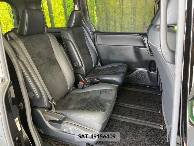 Toyota VOXY 2021-10 8564024-9