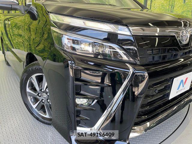 Toyota VOXY 2021-10 8564024-13