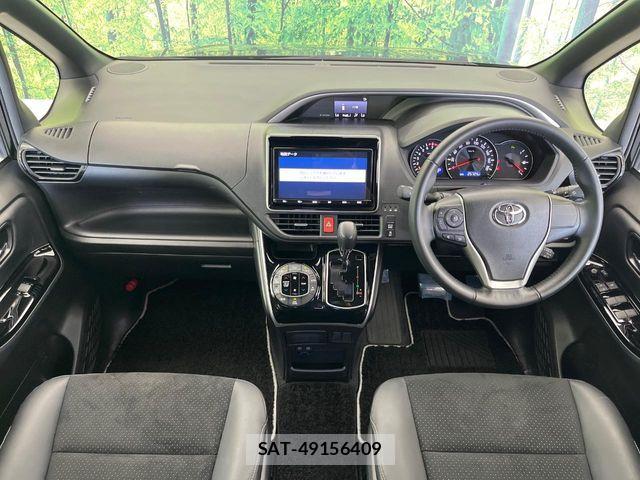 Toyota VOXY 2021-10 8564024-2