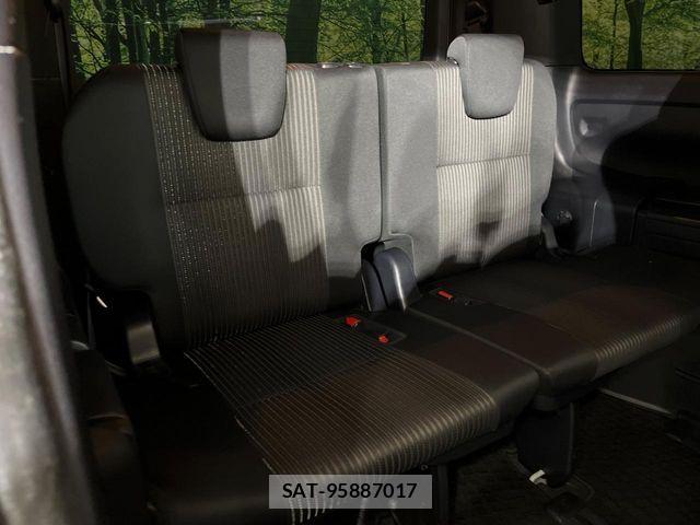 Toyota VOXY 2019-09 8564036-10