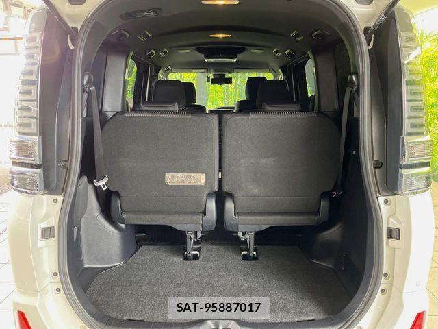 Toyota VOXY 2019-09 8564036-11