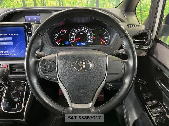 Toyota VOXY 2019-09 8564036-12