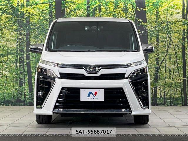 Toyota VOXY 2019-09 8564036-15