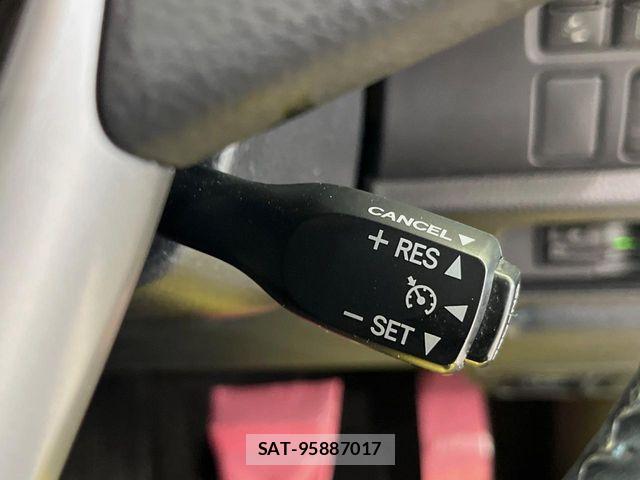 Toyota VOXY 2019-09 8564036-7