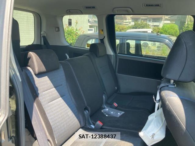 Toyota VOXY 2009-02 8564059-9