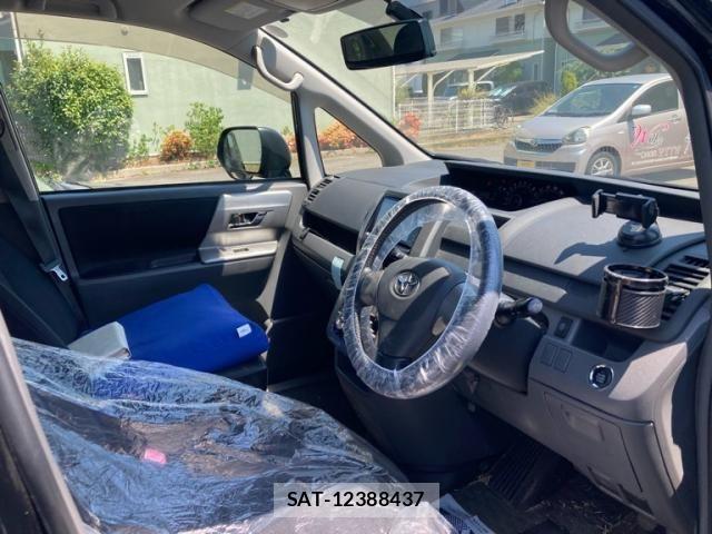 Toyota VOXY 2009-02 8564059-11