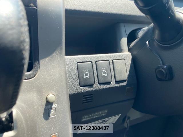Toyota VOXY 2009-02 8564059-16