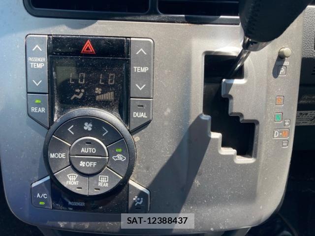 Toyota VOXY 2009-02 8564059-17