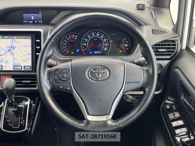 Toyota VOXY 2017-11 8564039-10