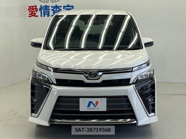 Toyota VOXY 2017-11 8564039-13