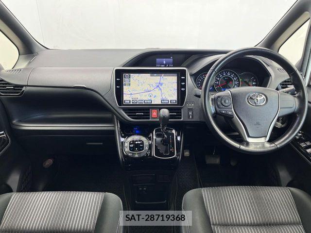 Toyota VOXY 2017-11 8564039-1