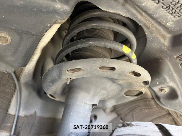 Toyota VOXY 2017-11 8564039-19