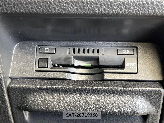 Toyota VOXY 2017-11 8564039-5